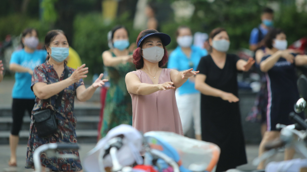 Người dân Thủ đô hào hứng tham gia thể dục ngoài trời