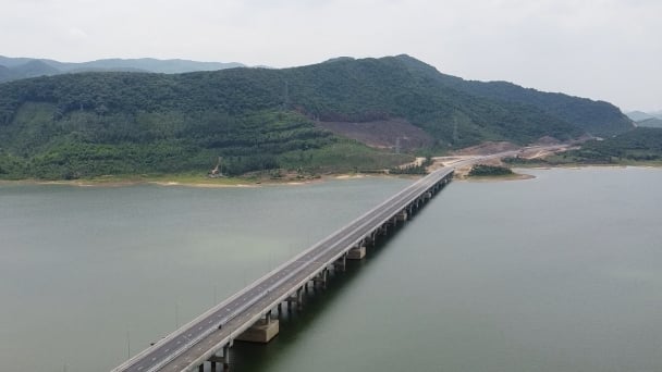 Mê mẩn với cao tốc Bắc - Nam đoạn qua Thanh Hóa