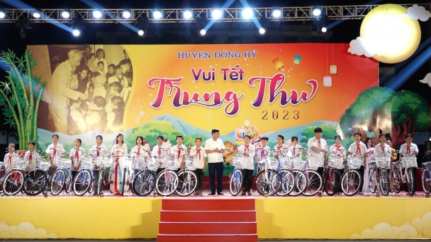 Quỹ Thiện Tâm, Báo Nông nghiệp Việt Nam nâng bước học sinh vượt khó tới trường