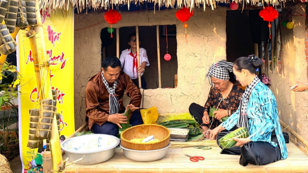 Mang hương vị Tết sớm cho người lao động