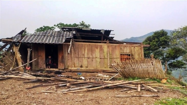 576 ngôi nhà bị tốc mái do mưa đá, lốc xoáy