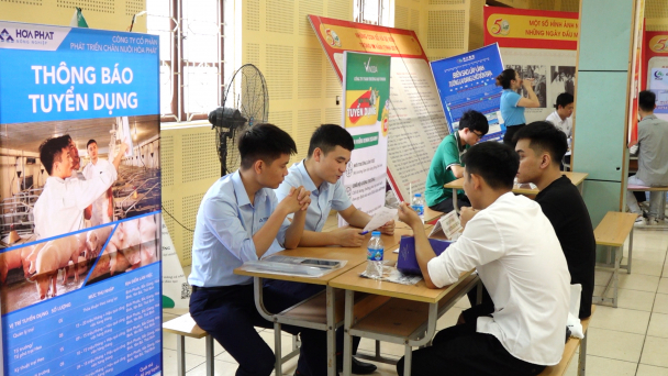 Sinh viên tìm cách đầu quân cho công ty nông nghiệp
