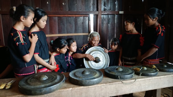 Bảo vệ văn hóa cồng chiêng Tây Nguyên