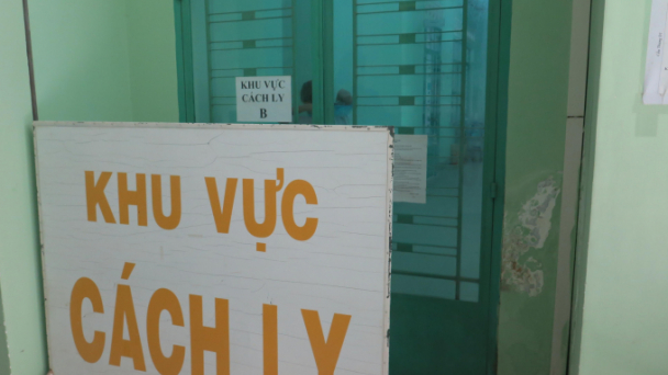 Nghệ An tạm dừng tiếp nhận người cách ly vì quá tải