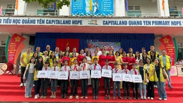 CapitaLand cam kết tài trợ học bổng dài hạn 500.000 đô la Singapore cho học sinh