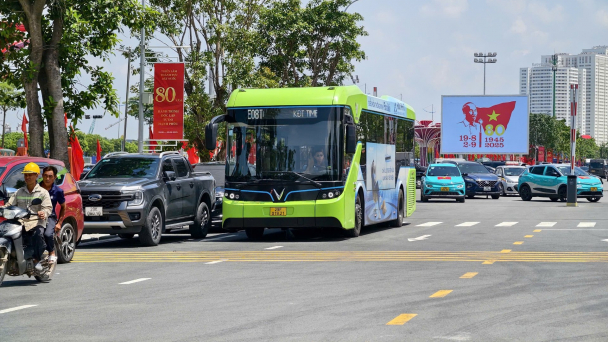 Điều chỉnh lộ trình xe buýt, tàu điện để phục vụ Lễ kỷ niệm A80