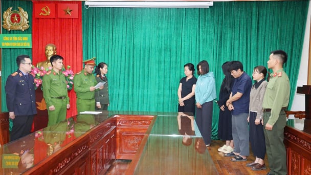 Khởi tố nhóm đối tượng làm giả tài liệu mua nhà ở xã hội