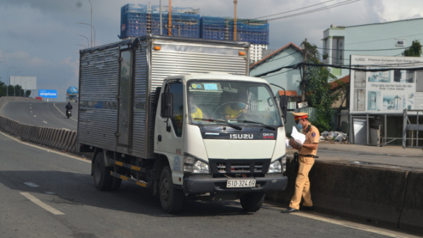 TP.HCM ưu tiên xét nghiệm Covid-19 cho lái xe chở nông sản