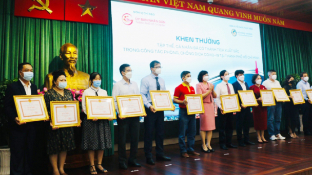 C.P. Việt Nam nhận bằng khen về thành tích phòng chống Covid-19