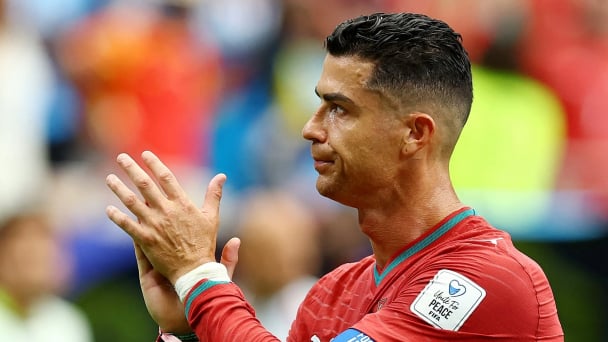Ronaldo bị châm chọc sau trận hòa đội chiếu dưới