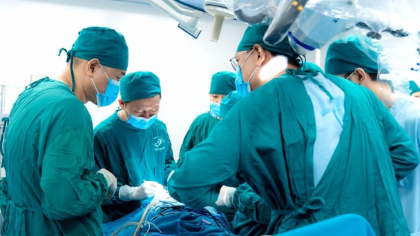 Bệnh viện Nhi Hà Nội cấy điện cực ốc tai thành công cho trẻ bị điếc