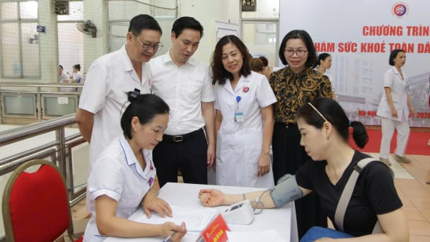 Bệnh viện Y học cổ truyền Hà Nội khám sức khỏe miễn phí cho người dân