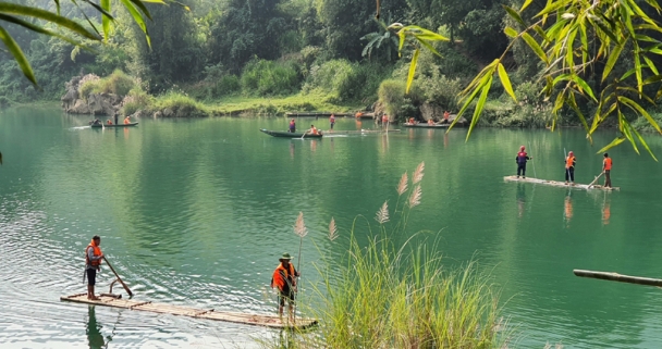 Tìm thêm được 2 học sinh trong vụ lật thuyền ở Hà Giang