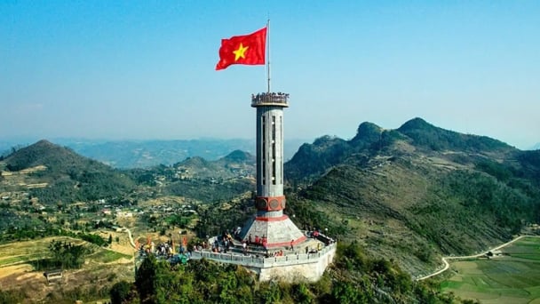 Doanh thu từ du lịch của tỉnh Hà Giang đạt gần 2.300 tỷ đồng