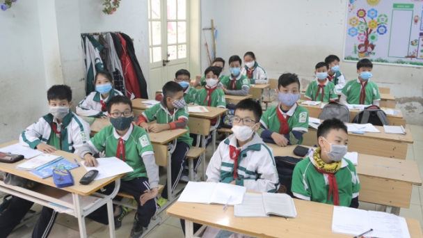Lùi thời gian kết thúc năm học tới 15/7 vì Covid-19