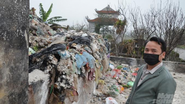 Bắc Ninh thời 'công nghiệp kiểu hoang dã' - [Bài I] Rác ngập quanh mộ tổ