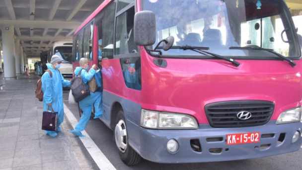 Sân bay Cần Thơ đón 339 công dân từ Ấn Độ về nước an toàn