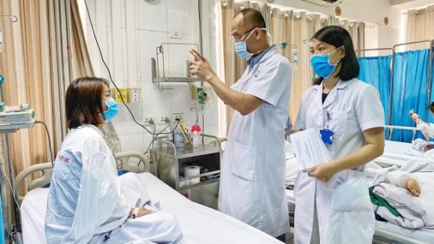 Cô gái mất thị lực, hoại tử mũi và trán sau tiêm filler
