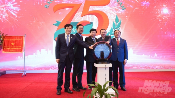 Kỷ niệm 75 năm thành lập và ra mắt hệ sinh thái Báo NNVN
