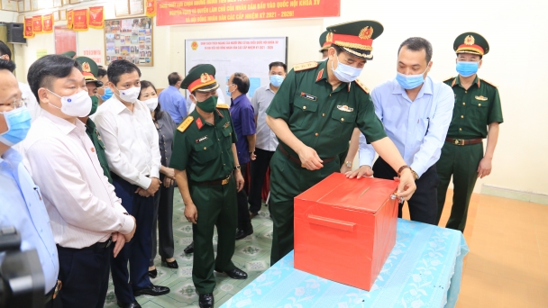 Ông Phan Văn Giang kiểm tra công tác chuẩn bị bầu cử tại Bắc Kạn
