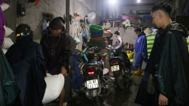 Mưa lớn gây ngập cục bộ, hư hại hoa màu, nhà dân