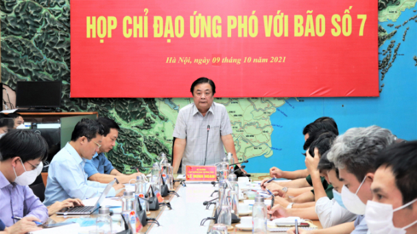 Bão số 7 chưa tan, bão số 8 và bão số 9 chuẩn bị hình thành