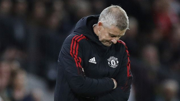 Ole Gunnar Solskjaer mất kiểm soát phòng thay đồ Man United