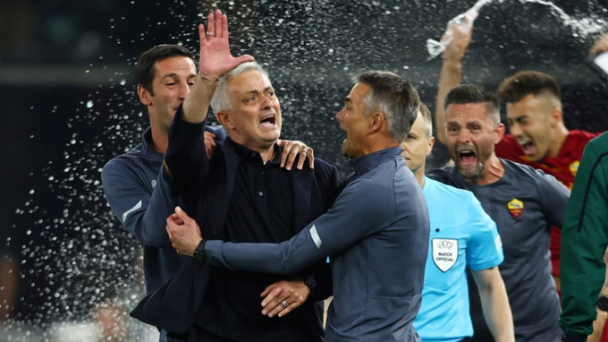 Jose Mourinho lập kỷ lục châu Âu sau danh hiệu cùng AS Roma