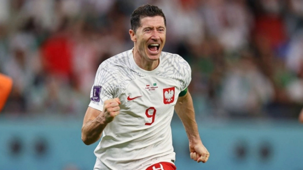 Robert Lewandowski nổi loạn, chỉ trích chiến thuật của HLV Ba Lan tại World Cup