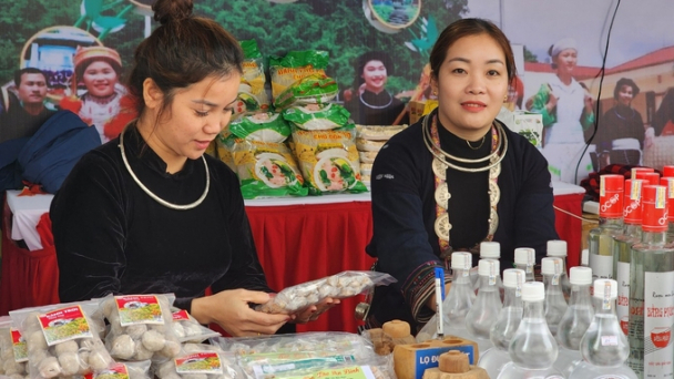 Sản phẩm OCOP Bắc Kạn thu hút người dân Đất Cảng