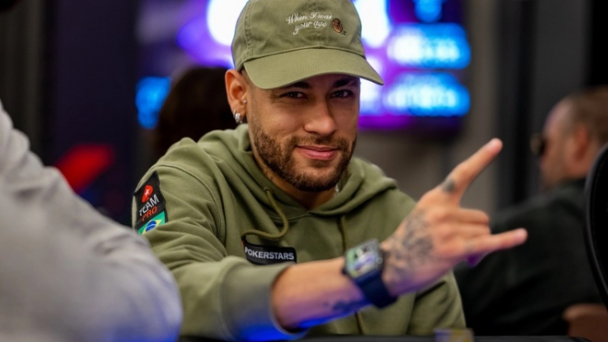 Neymar đi chơi bài poker sau thất bại tại Champions League