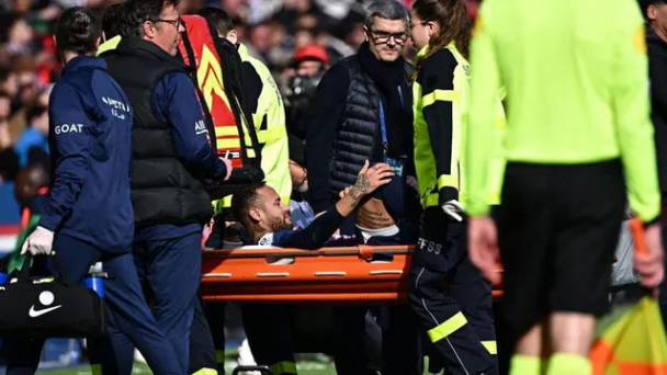 Neymar dính chấn thương nặng, bỏ lỡ đại chiến với Bayern Munich?