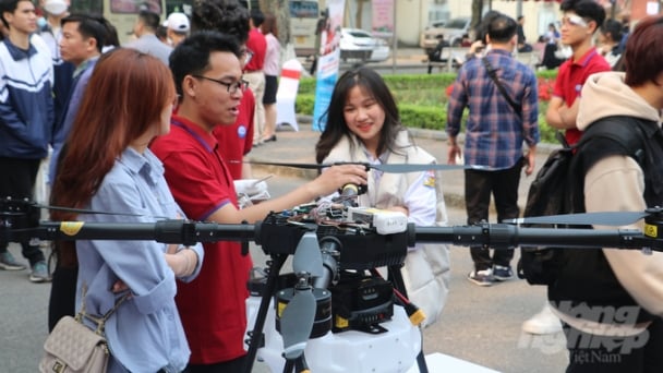 Ngày hội tư vấn tuyển sinh Đại học Thủy lợi thu hút hàng nghìn học sinh