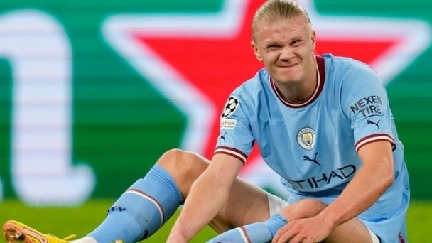 'Quái vật' Erling Haaland chấn thương, Man City run rẩy chờ đợi