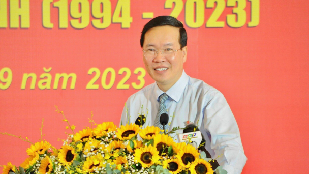 Chủ tịch nước gặp gỡ, biểu dương các chiến sĩ tình nguyện