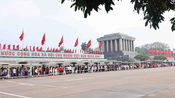 Hà Nội chuẩn bị 110.000 suất quà phục vụ đồng bào, du khách viếng Lăng Bác