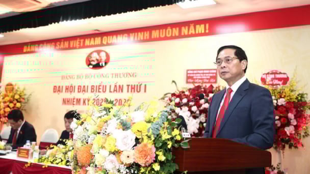 Phó Thủ tướng Bùi Thanh Sơn: Công Thương là 'lá cờ đầu' trên mặt trận kinh tế