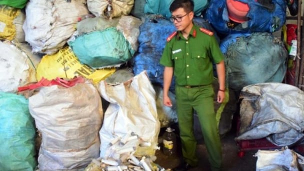 Phát hiện cơ sở phế liệu mua kim tiêm còn dính máu về tái chế