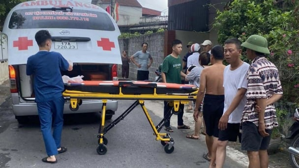 Mâu thuẫn gia đình, người đàn ông dùng kiếm tấn công vợ và em vợ
