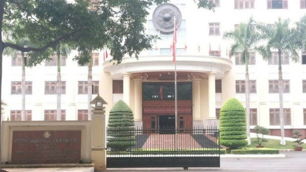 Đoàn ĐBQH tỉnh Đắk Lắk tiếp xúc cử tri tại 2 điểm cầu