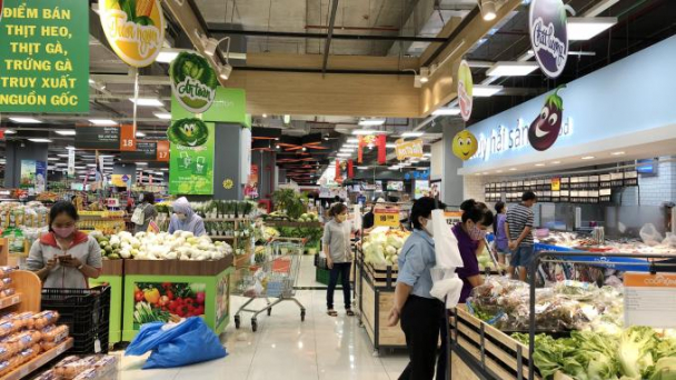 TP.HCM: Siêu thị, chợ vẫn hoạt động bình thường sau 0 giờ ngày 1/4