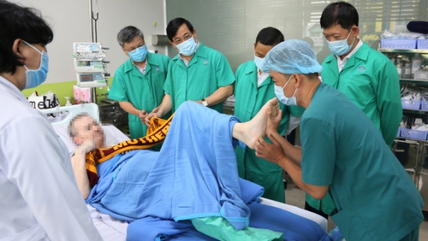 Phi công người Anh đủ tiêu chuẩn về nước bằng máy bay thương mại ngày 12/7