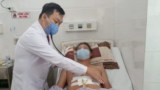 Cứu sống người đàn ông bị đâm thủng tim