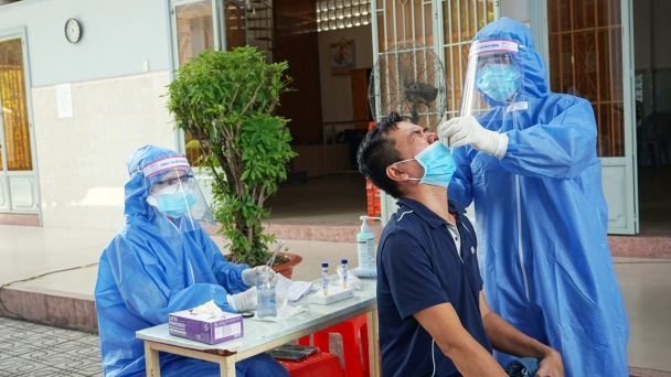 Phòng chống dịch Covid-19 nhưng không để đứt gãy sản xuất