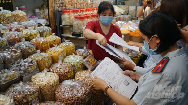 Kiểm tra an toàn thực phẩm dịp Tết Trung thu và bếp ăn trường học