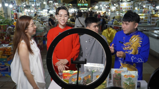 Gần 1 tỷ người dùng tiếp cận mua sắm Tết trực tuyến
