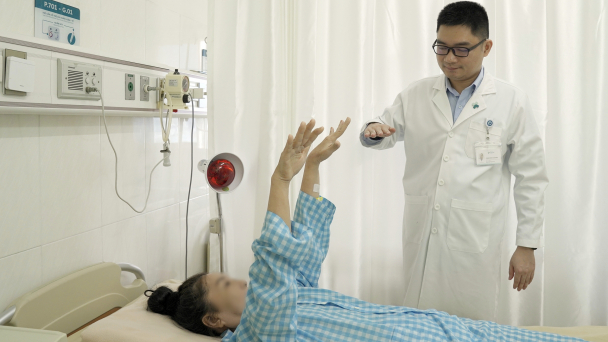 Cứu sống người phụ nữ vỡ túi phình mạch não