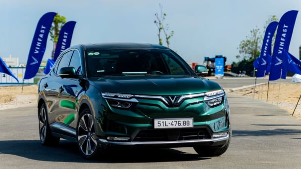 Nghịch lý 'lên đời' xe hạng D nhưng chi phí thấp hơn cả xe hạng C