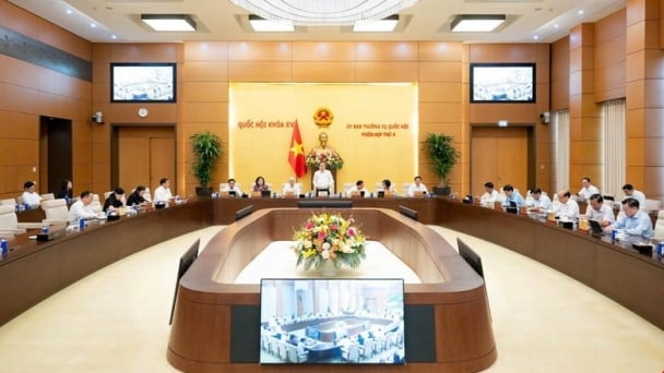 Khai mạc Phiên họp thứ tư của Ủy ban Thường vụ Quốc hội