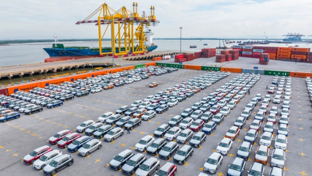 Việt Nam xuất khẩu lô ô tô điện đầu tiên ra thế giới